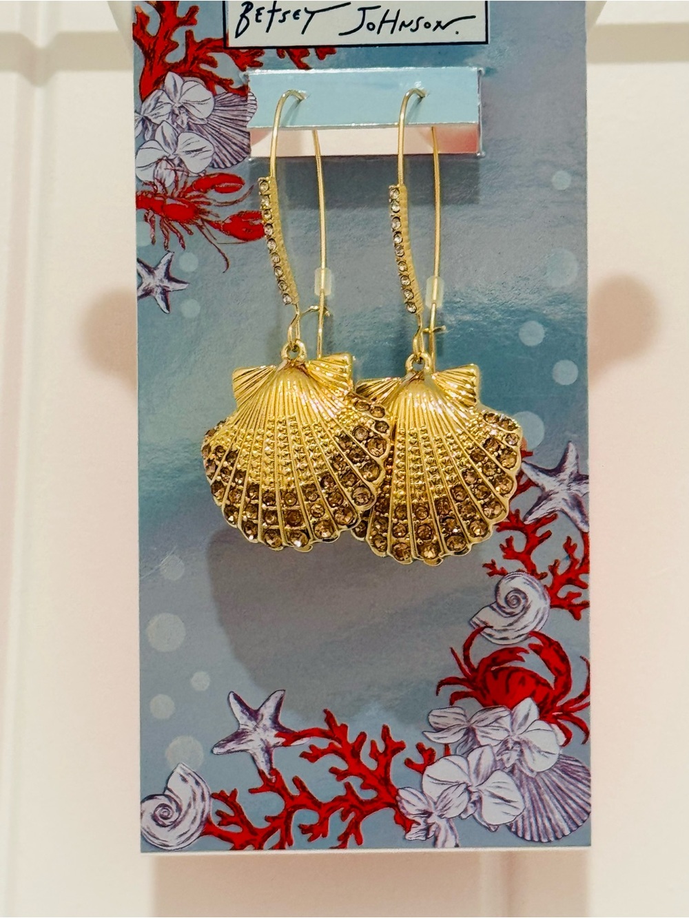 NWT Betsey Johnson Gold Coastal Shell Dangle Earrings ✨💲48